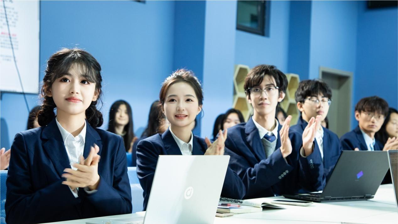 成都银杏酒店管理学院学子在第七届全国数字贸易技能大赛中斩获4个奖项