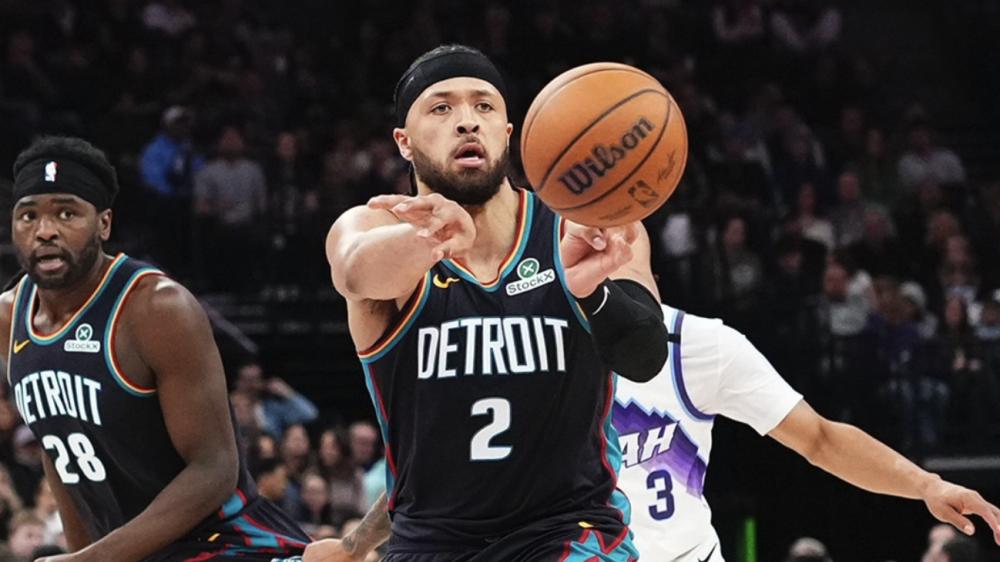 坎宁安丢三分绝杀！轰29+17隔扣马尔卡宁 创多项助攻纪录仍遭爵士爆冷