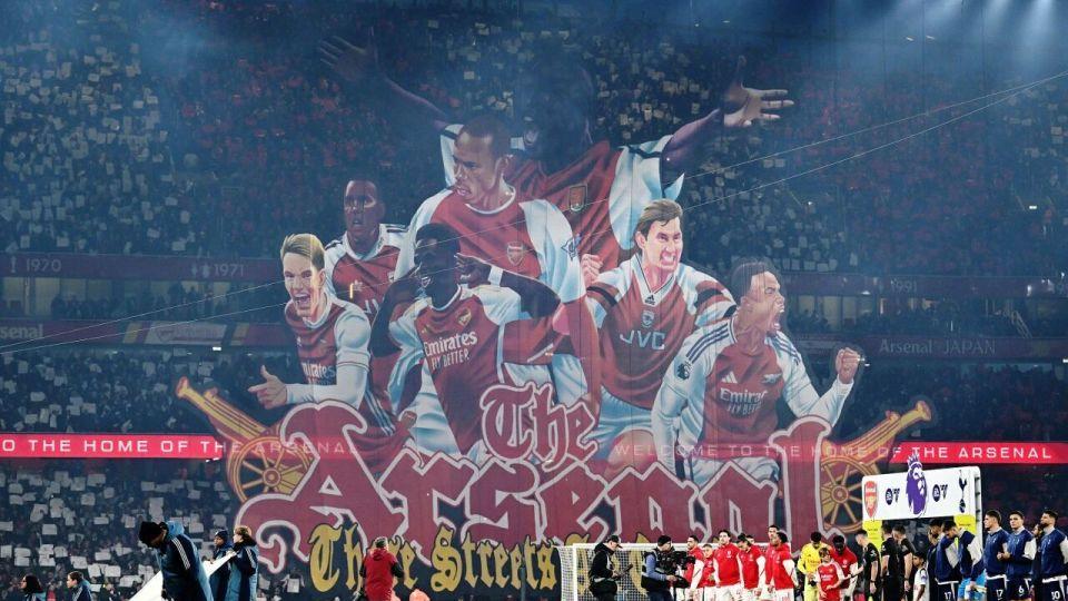 悬念终？红军被保级队暴揍出局，曼城苦战丢分，枪手笑傲北伦敦