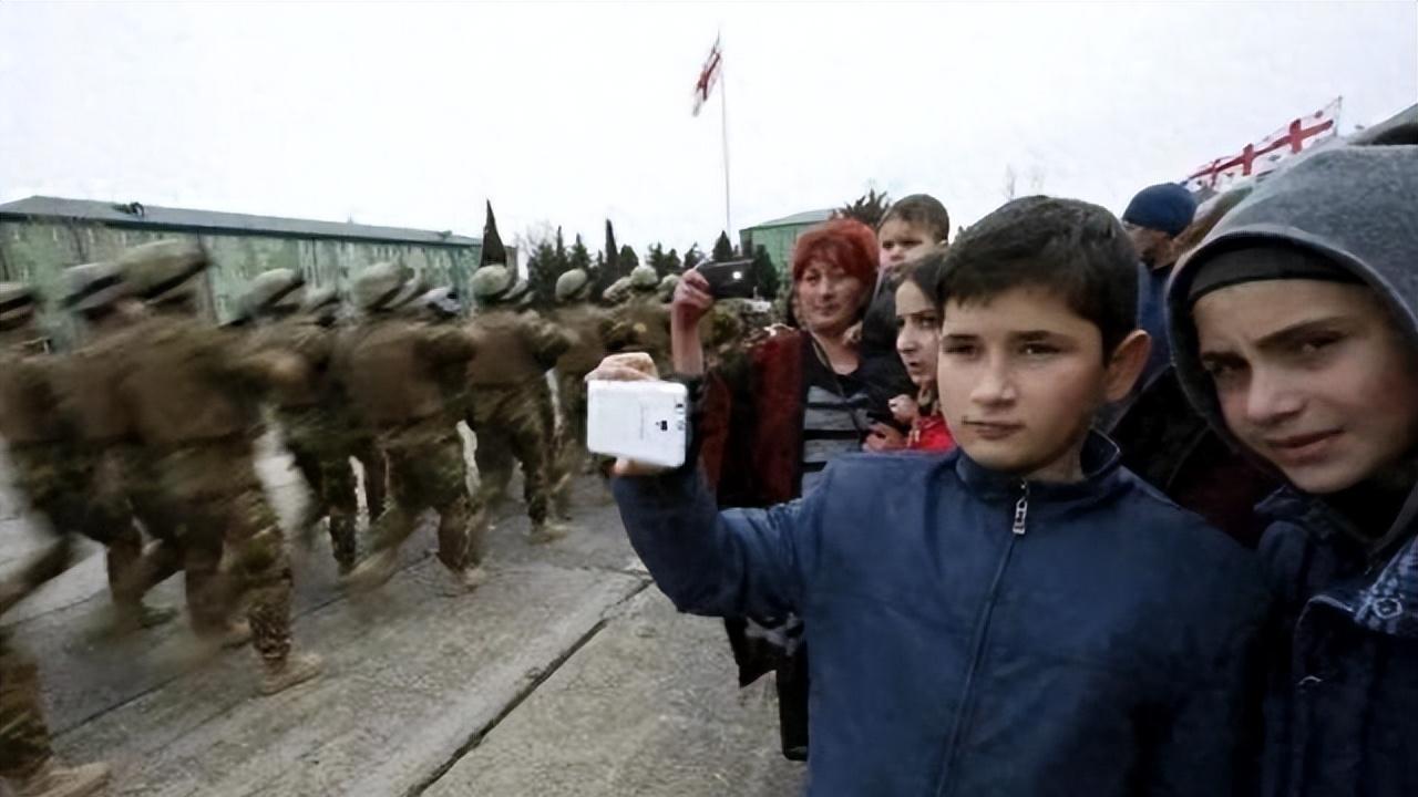 战斗持续1000天！美国终于意识到：中国的选择是正确的！