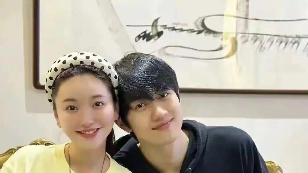 43岁金莎的婚房火了，装饰高级，一点俗气都没，网友：一定要幸福