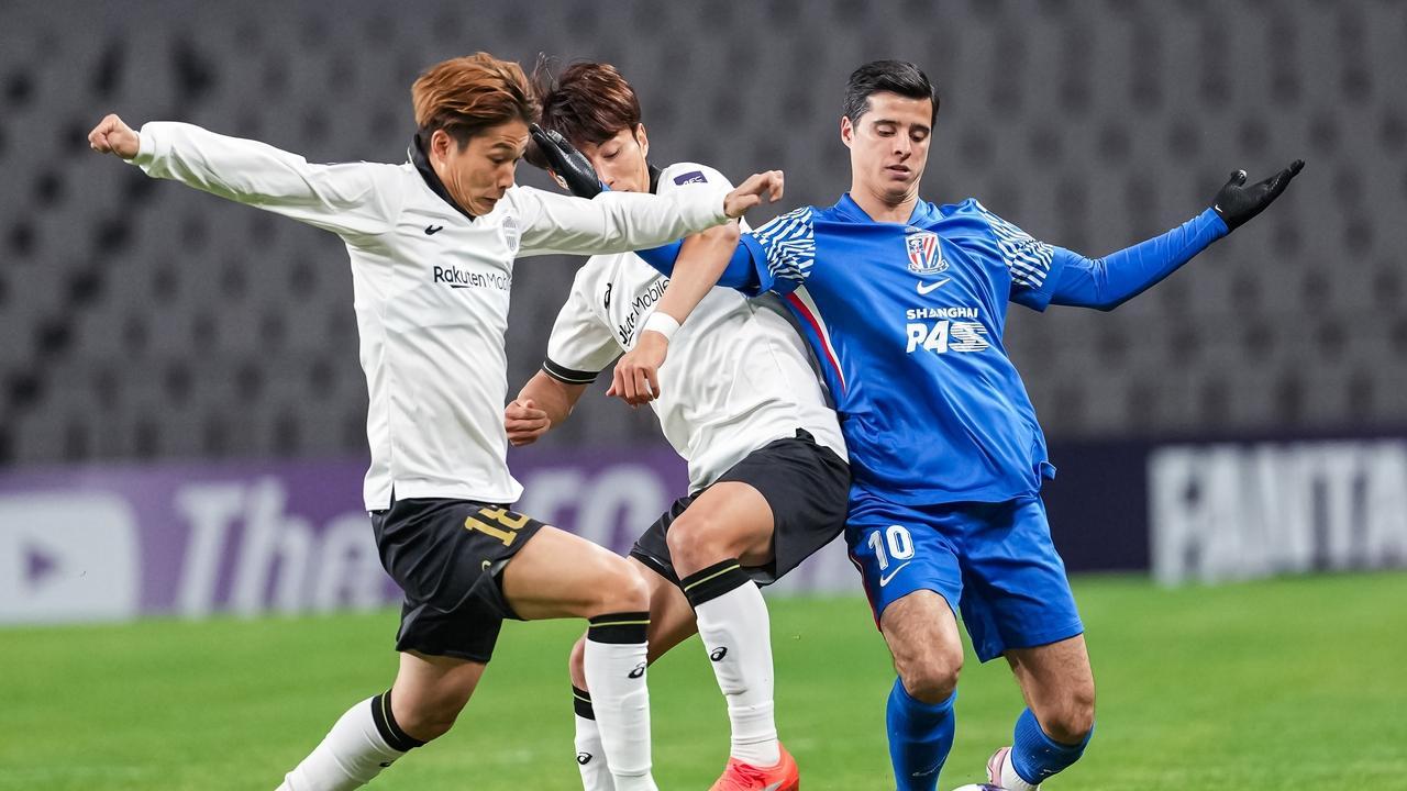 0-2，中超亚军不敌日职联第3，3球被吹+阿苏埃中横梁+路易斯失点