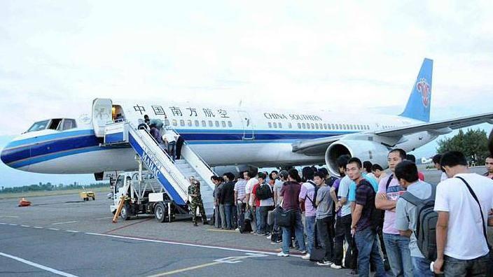 我国有一次撤侨收费了？看到原因后，这些人要为自己的行为买单