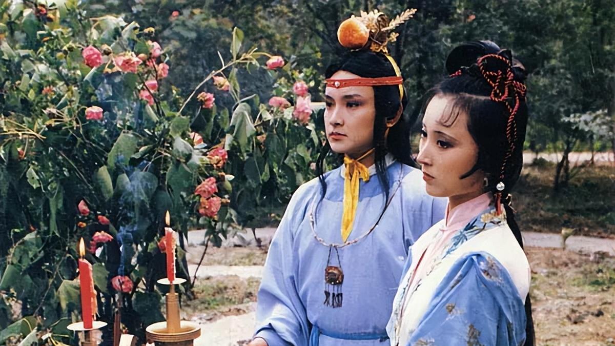 贾宝玉屋里死了的那个丫头，比晴雯还风流俊俏