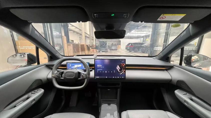 解锁“新肤色”？银色领克Z20成车友热门话题