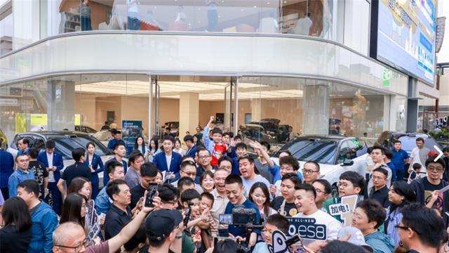 莫文蔚来了，蔚来好起来了
