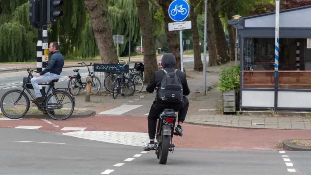 电动自行车危及儿童！荷兰专家提议设年龄下限，事故率激增5倍