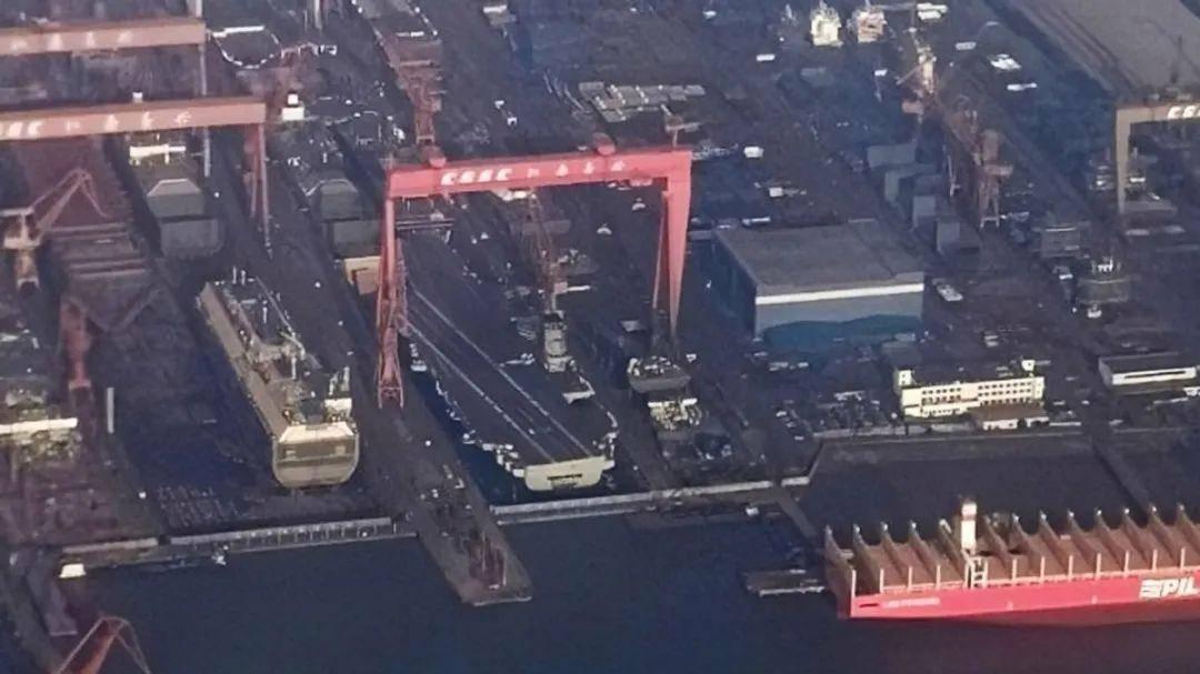 解放军官宣重磅消息：福建舰即将入列，美军担心的事终于发生？