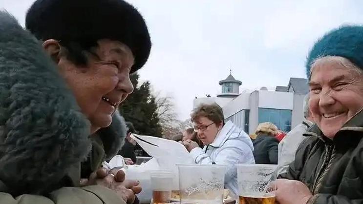 俄罗斯朋友们喝不动中国白酒，背后有啥玄机？