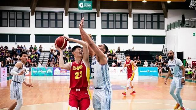 中国男篮8分险胜关岛，亚预赛4连胜，杨瀚森替补出场19+9