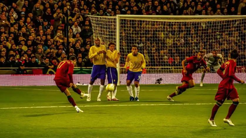 足球历史上谁打进了最多的任意球球？