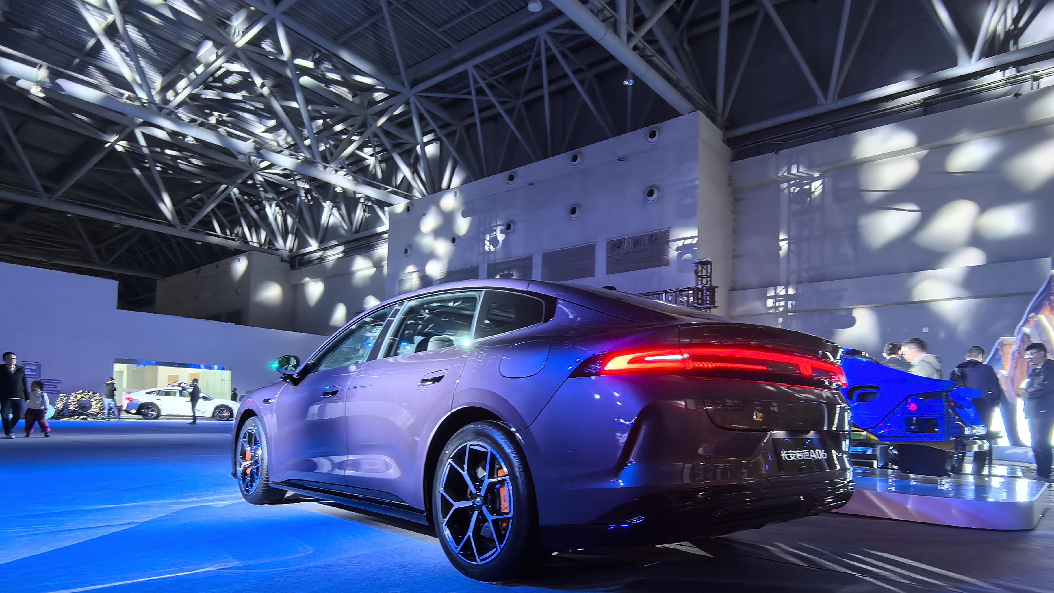 售价10.99万元起！长安启源A06上市，时尚高颜值+舒适大空间