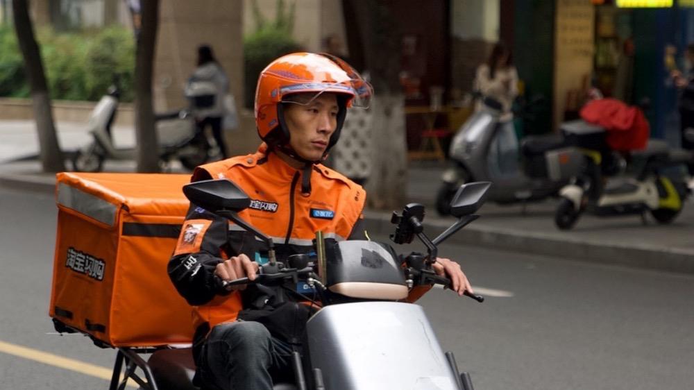 全国百万城市骑士免费焕新，淘宝闪购持续加强骑士保障