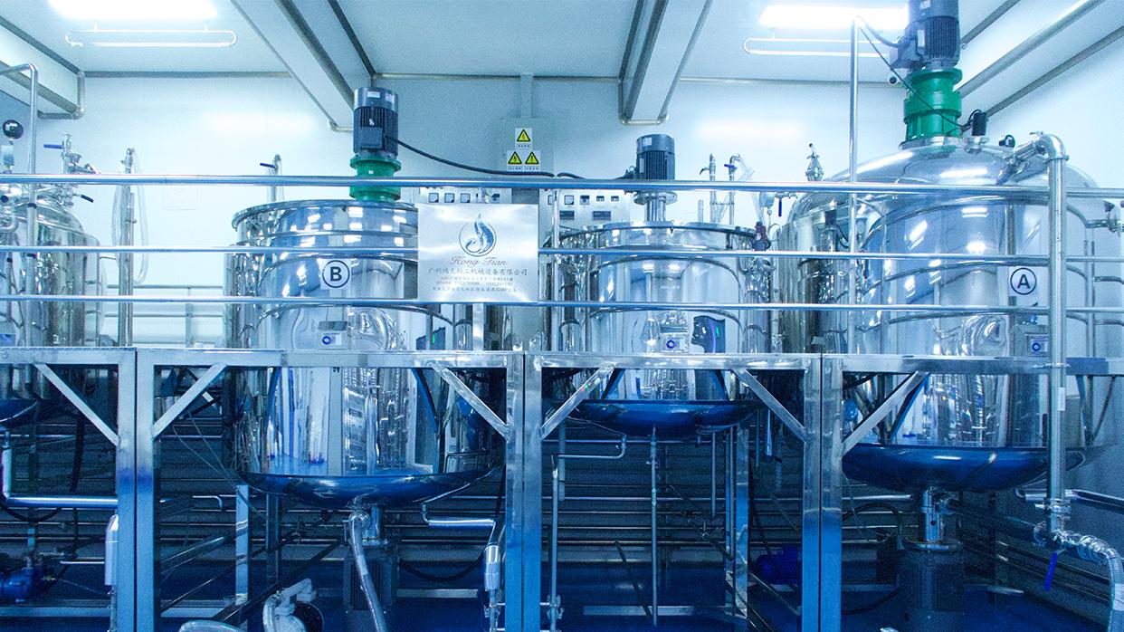 智变与协同：化妆品OEM定制模式的多维优势重构