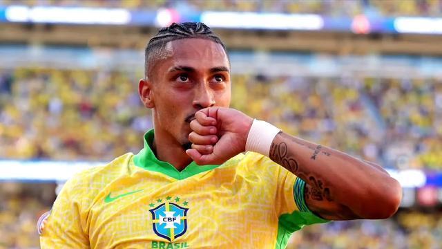 巴西队21击败哥伦比亚，世预赛，拉菲尼亚点射，维尼修斯绝杀！