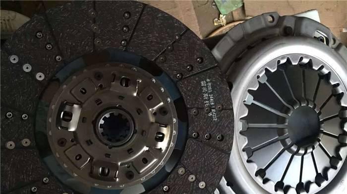 为什么不能踩着离合器滑行？会有什么后果？