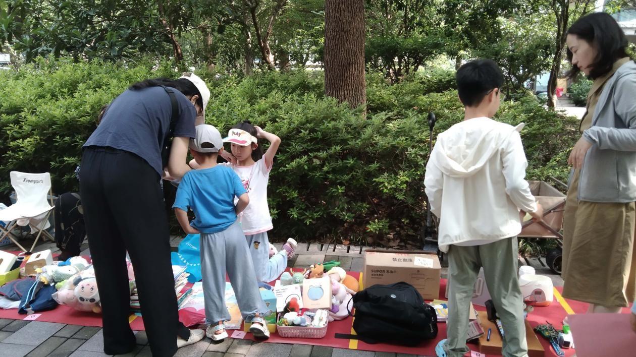 翰林缘社区举办跳蚤市场