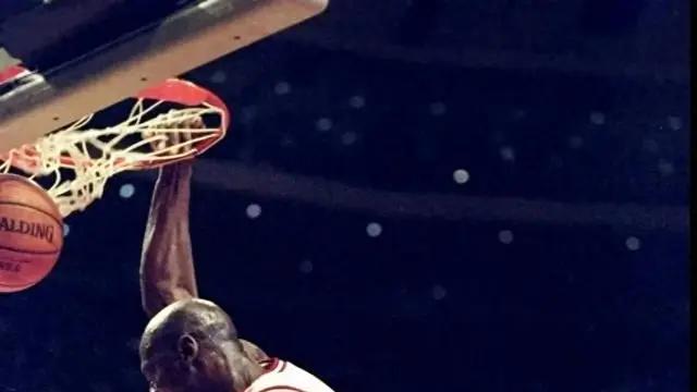 铁人！乔丹生涯15年有9年82场全勤，科比4次，詹姆斯目前1次