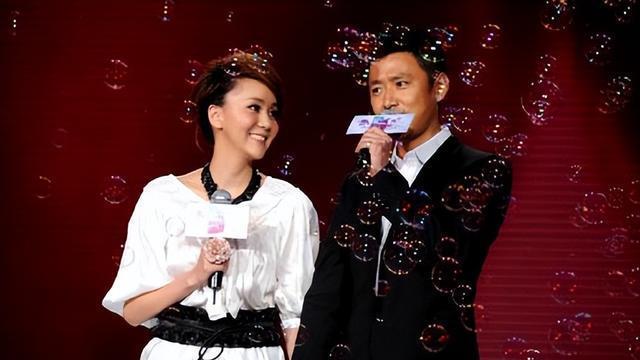 高鑫：退圈照顾瘫痪的王一楠，两人戏里演兄妹，戏外是真夫妻