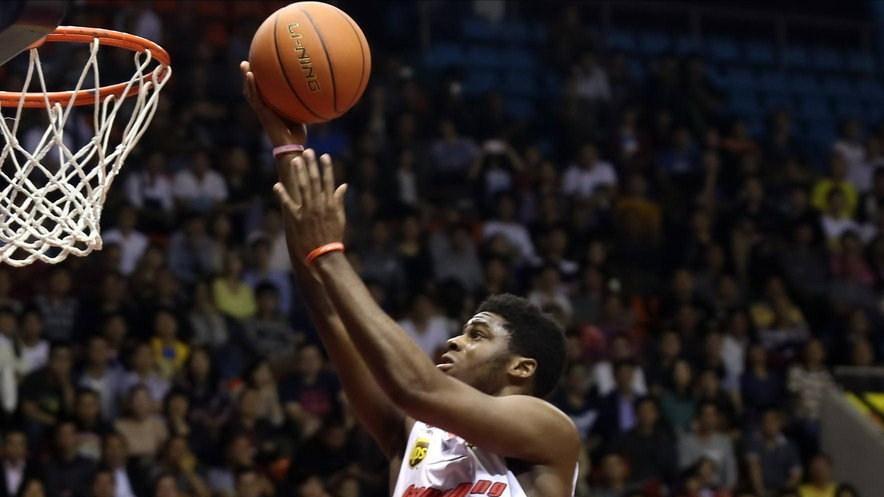 欢迎！前广东宏远外援再次来中国打球，曾是全美最强高中生