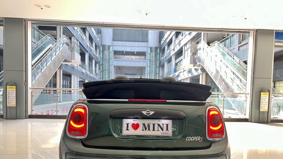 MINI COOPER S CABRIO，敞篷+7.1秒破百，感受风与自由的魅力