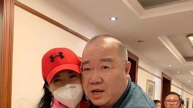 巴图一家幸福美满，弟弟英如镝眼红，说话阴阳怪气学到父亲精髓