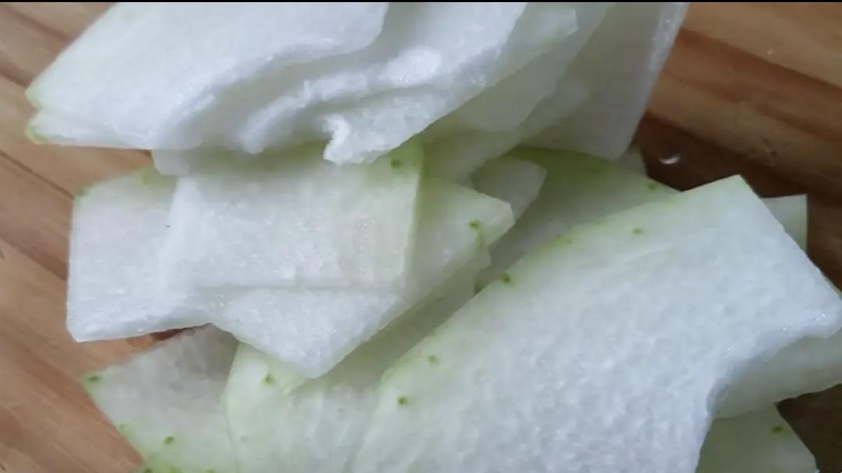 不用一滴水的“冬瓜桑拿鸡”，鲜到骨子里的家常智慧