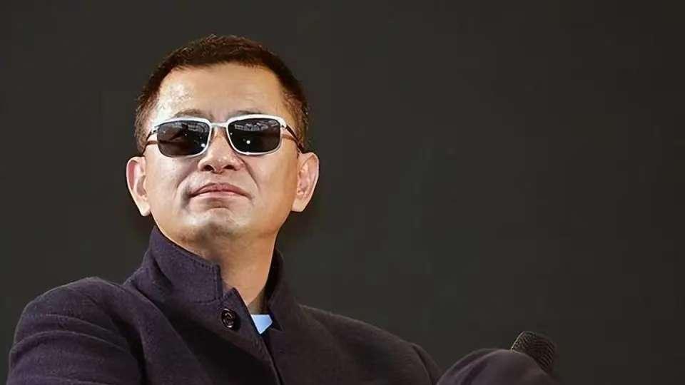 青年编剧曝剧组录音，王家卫言论被推上热搜，唐嫣、刘诗诗被波及