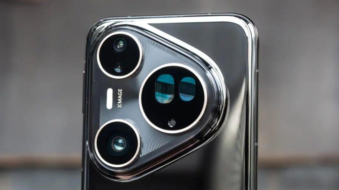 iPhone 17才发布，华为这边就“崩”了？高配旗舰直降1500，比苹果还便宜！