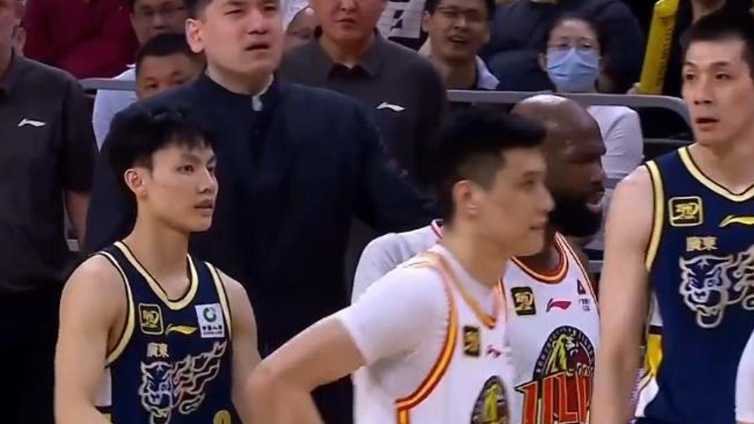粤琼一战3喜2忧！广东险胜却面临隐忧，季后赛之路蒙阴影