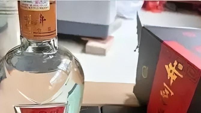 普通家庭该囤哪些白酒？这5款纯粮白酒，口感好，性价比超高！