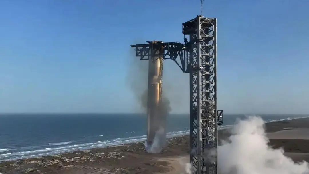 SpaceX星舰第八次试飞，捕获了超重助推器但再次失去星舰上面级