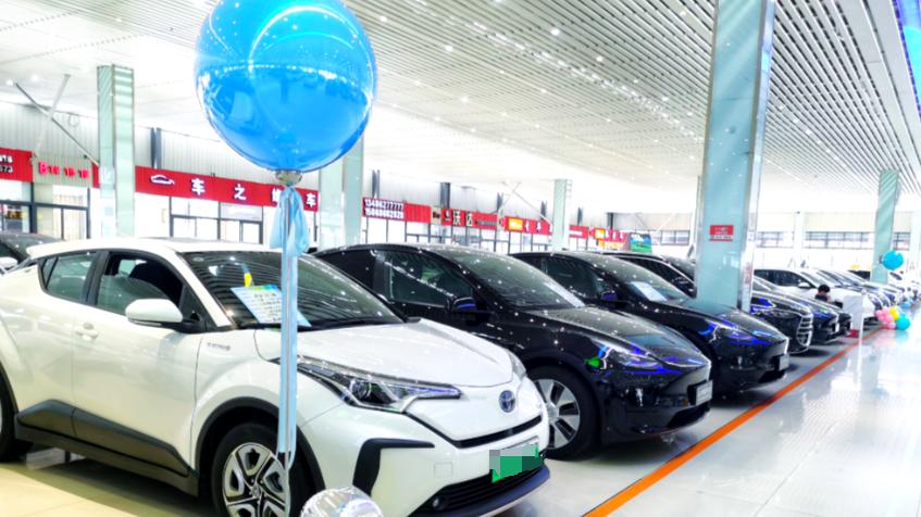 新能源车越买越亏？行内人说漏嘴：老款车才是“隐藏款宝藏”，香到拍大腿