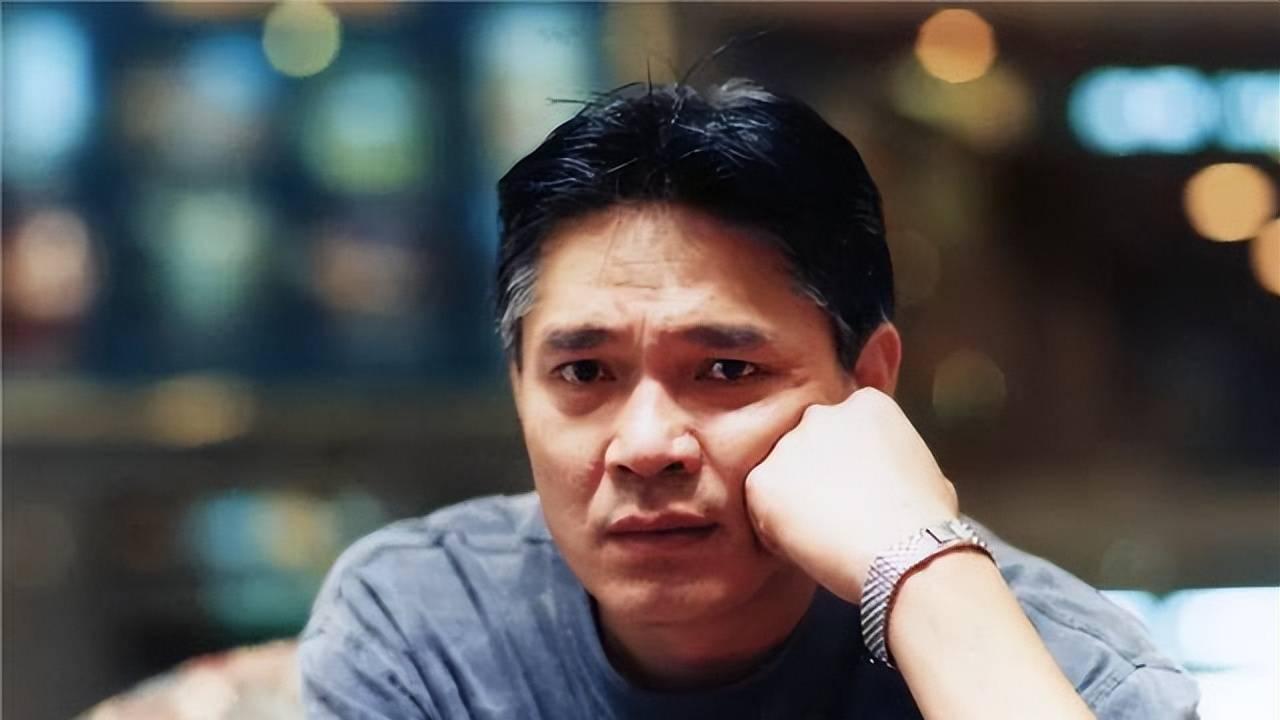 因事业狂人的执念，将自己的人生活成了独行剧本