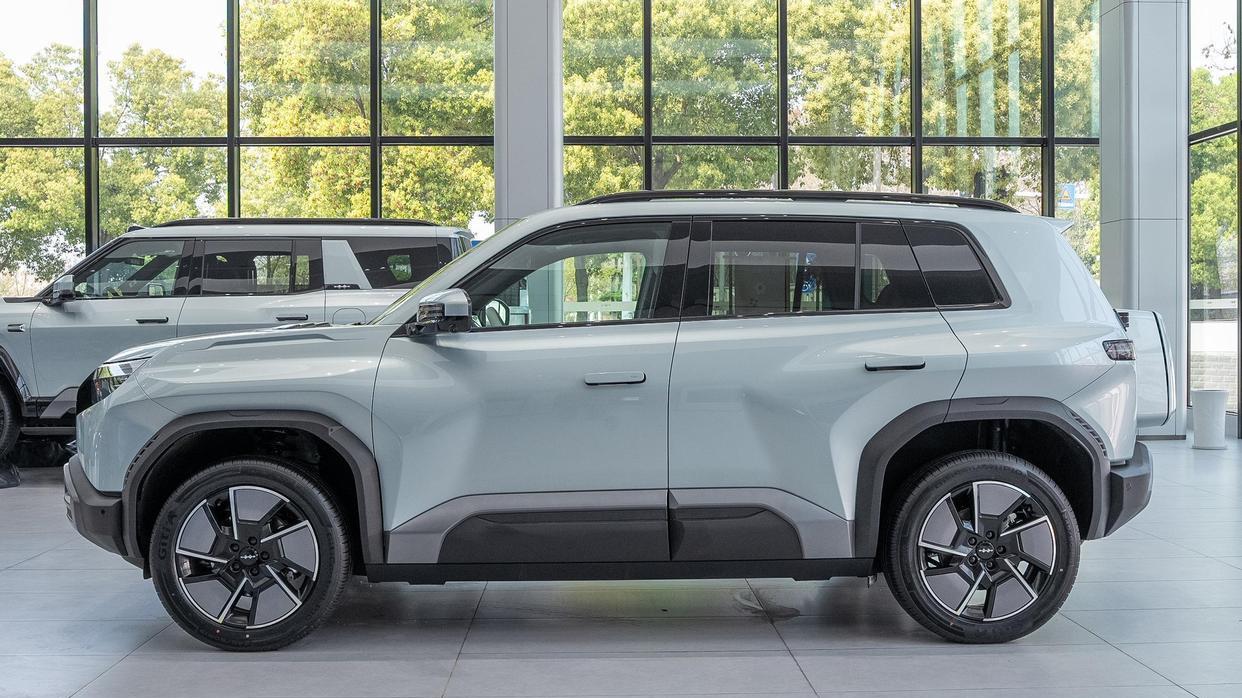 方程豹钛3开启预售，13.98万起，标准不低！