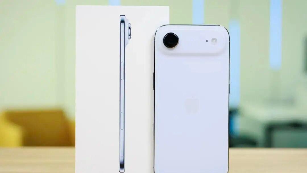 苹果iPhone Air刚发售就翻车？出现各种问题