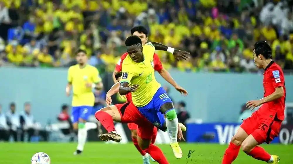 1: 4惨败！2: 3被绝杀！巴西队输两场关键战创造耻辱，王者之师没落