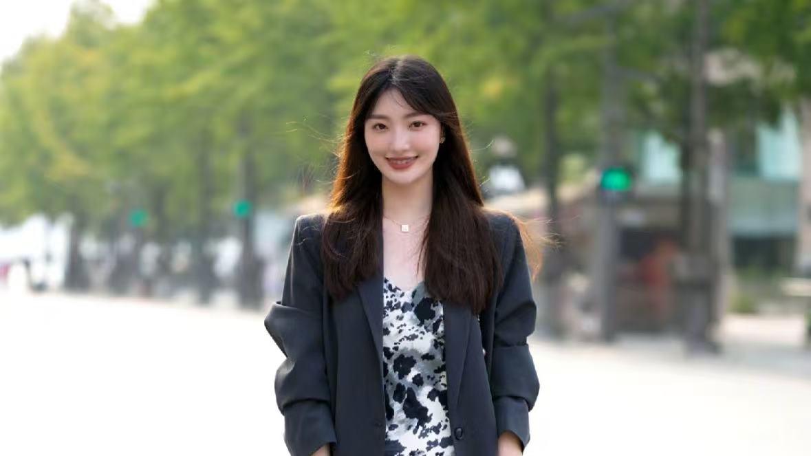 去杭州才发现：遍地“西装外套”，却显瘦不臃肿，真的高级又洋气