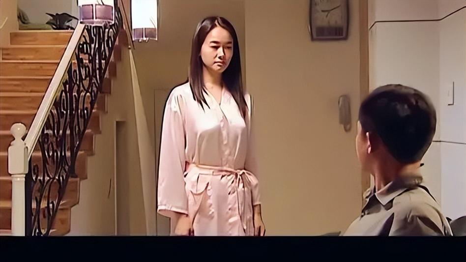 从一场车内聊天，拆解《天道》如何用三句话塑造一个高人。