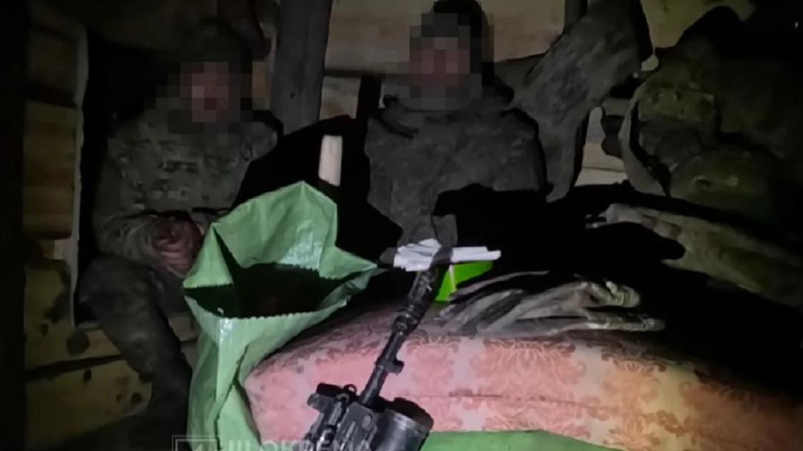 乌克兰第 3 突击旅的士兵和俄军“略施小计”，就抓了一群俘虏