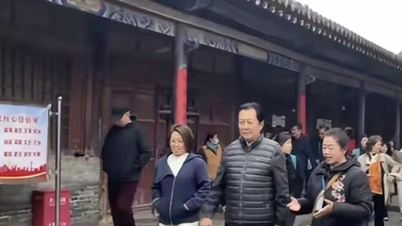 岁月这把杀猪刀！72岁唐国强近照曝光，你敢信？