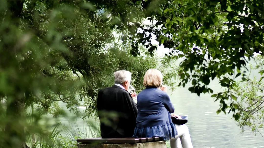 养老也能移民？这4个国家挤满了退休的“老干部”