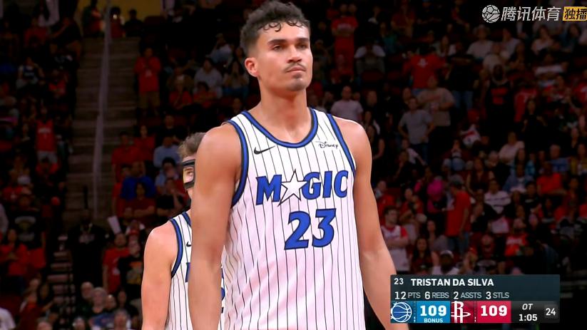 四连胜！杜兰特35+5+6，赛后谁留意阿杜，先是和老队友琼斯叙旧，又去接受采访