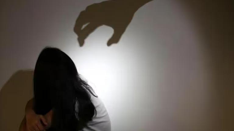 触目惊心！日本25 岁女子曝被父亲性侵多年，从初二到高二多次受害