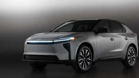 标配特斯拉同款充电口！丰田bZ4X续航暴增25% 合资电车翻身战打响