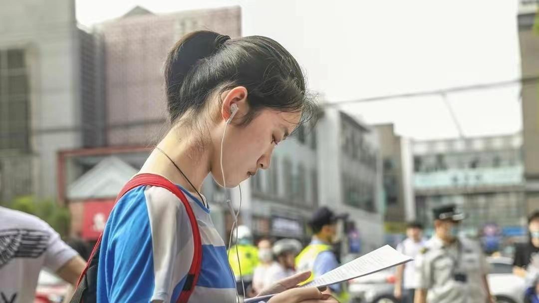 2025年各省本科线最新预测！理科普遍下降，文科生有点惨