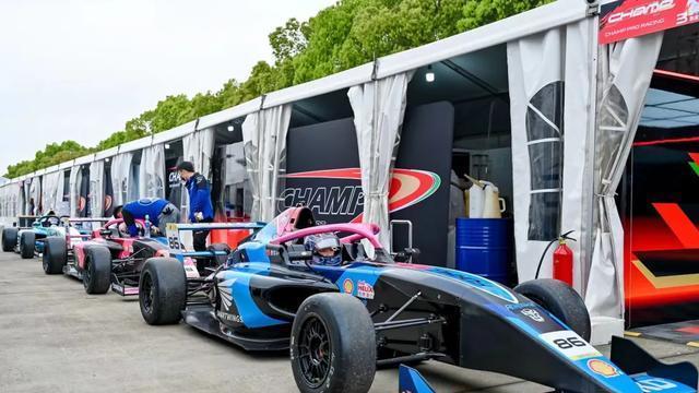 小米SU7 Ultra表现亮眼，搭载赛轮轮胎，刷新赛道最高速度记录