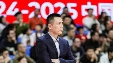 上海男篮险胜宁波，卢伟用人引争议！