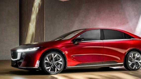 马自达6停产引发关注，全新马自达6e即将登场，帅酷设计引领新风潮