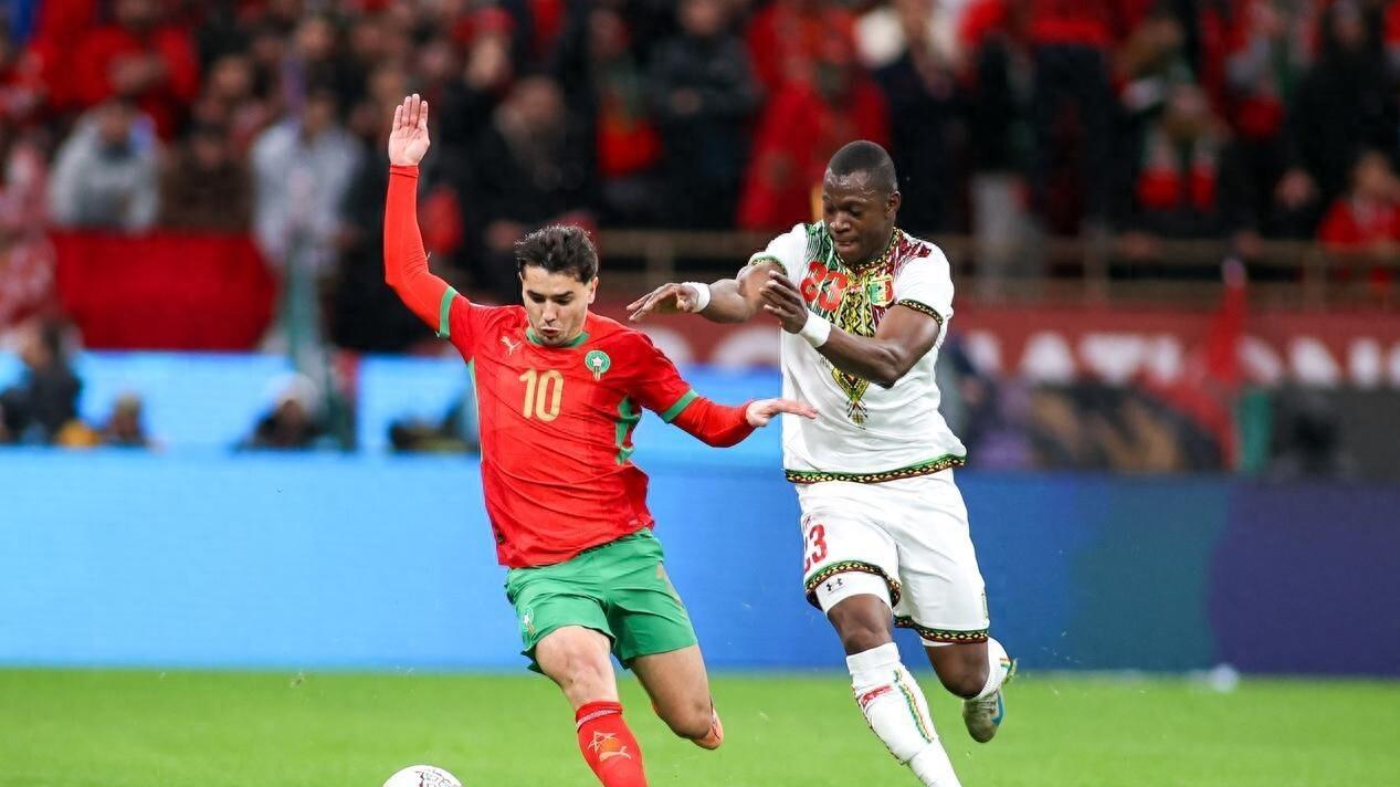 两粒点球定乾坤！世界第11被逼平丢掉2分，绝杀球竟被门将用腿挡出